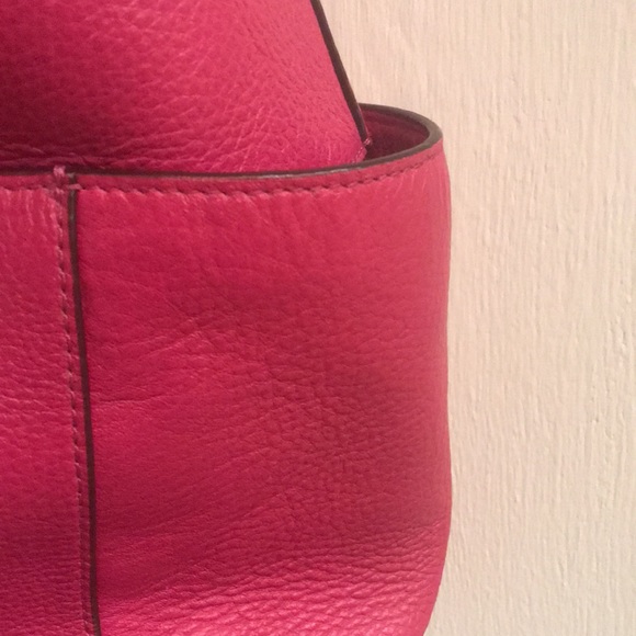 DROP PRICE!Henri Bendel Deep Fuchsia Pink Leather Bucket Bag w/ Adjustable Strap - Picture 2 of 7
